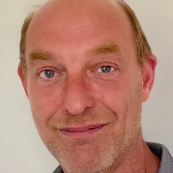  J�rn-Peter Hinrichs